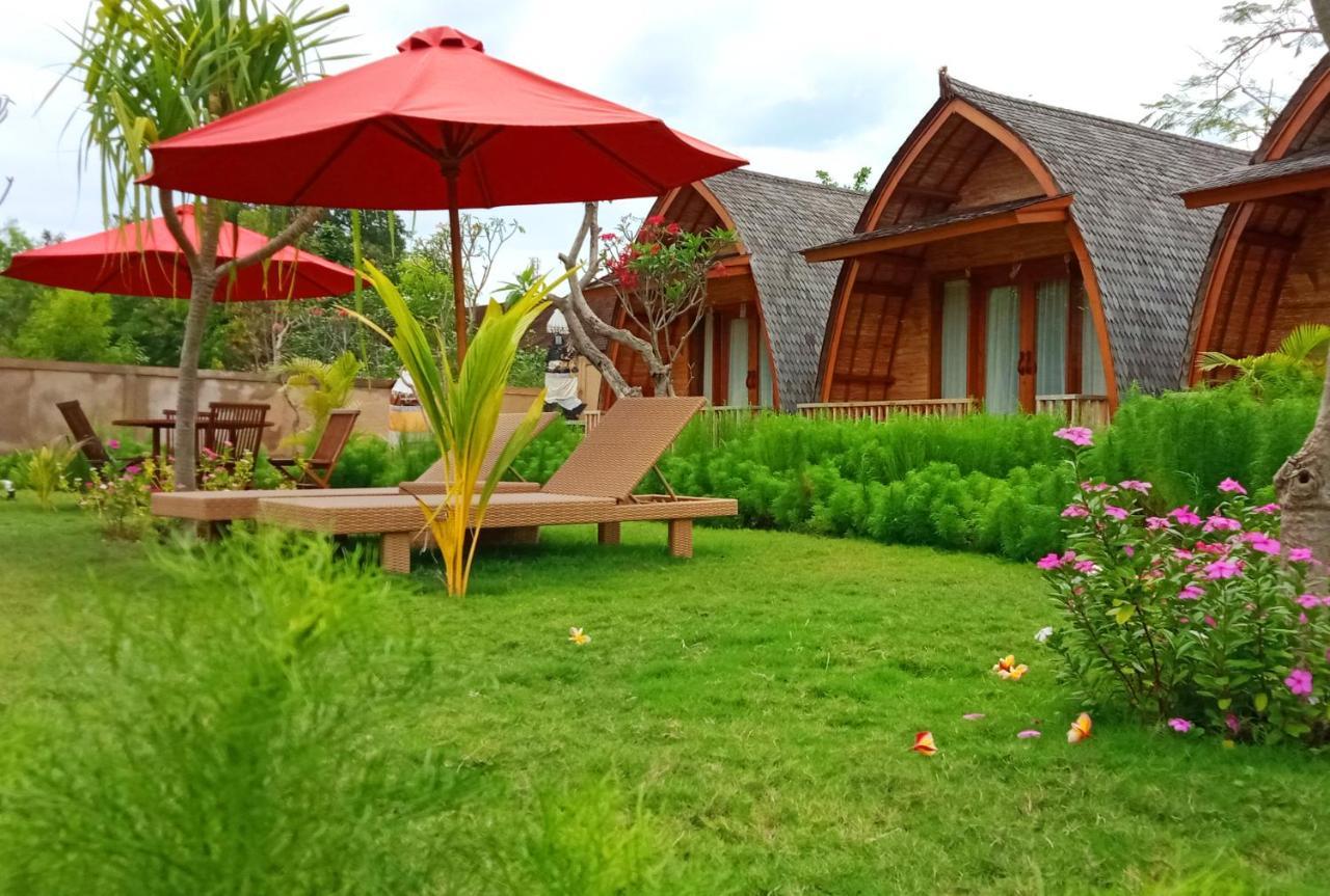 Maruti Beach Club Toyapakeh Bagian luar foto